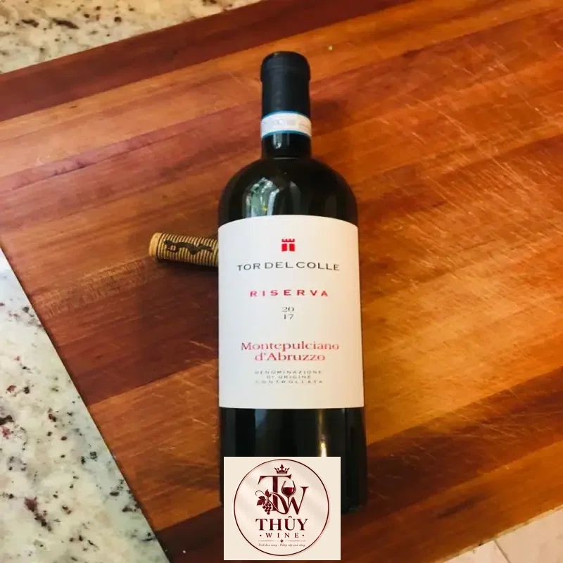 Mua ruou vang montepulciano darbruzzo riserva giá rẻ tại Sài Gòn