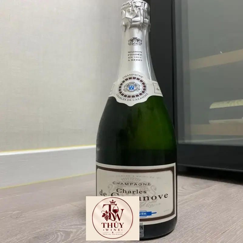 Địa chỉ bán ruou champagne charles de cazanove brut tete de cuvee giá rẻ tại Sài Gòn