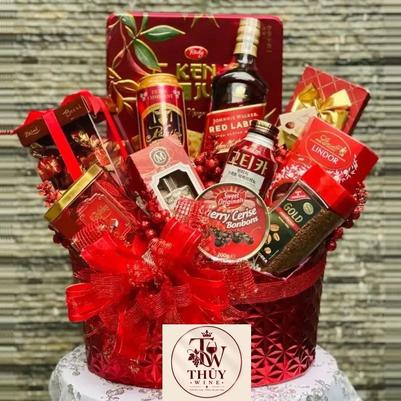 Giỏ Quà Biếu Tết Rượu Johnnie Walker Red Label sang trọng