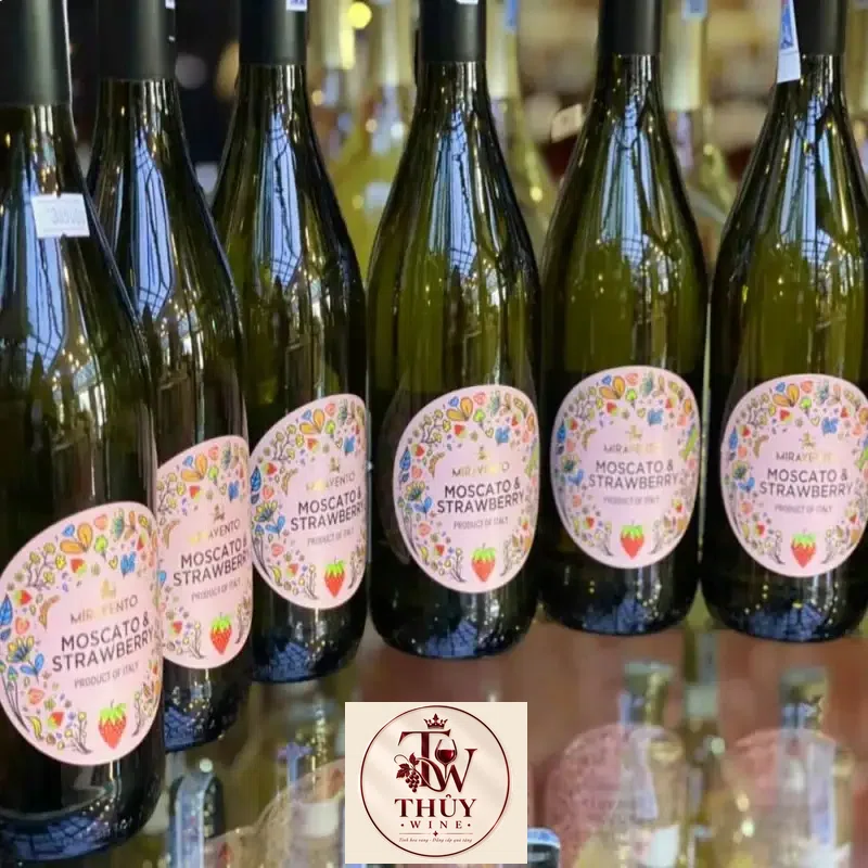 Mua vang y moscato strawberry miravento thuong hang giá rẻ tại Sài Gòn