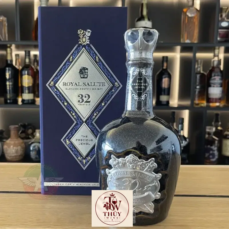 Rượu Chivas 32 Royal Salute cao cấp