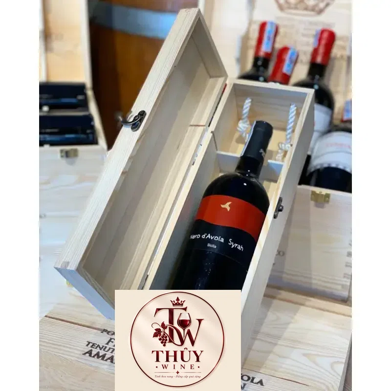 Địa chỉ bán vang y nero davola syrah trinacria sicilia giá rẻ tại Hà Nội