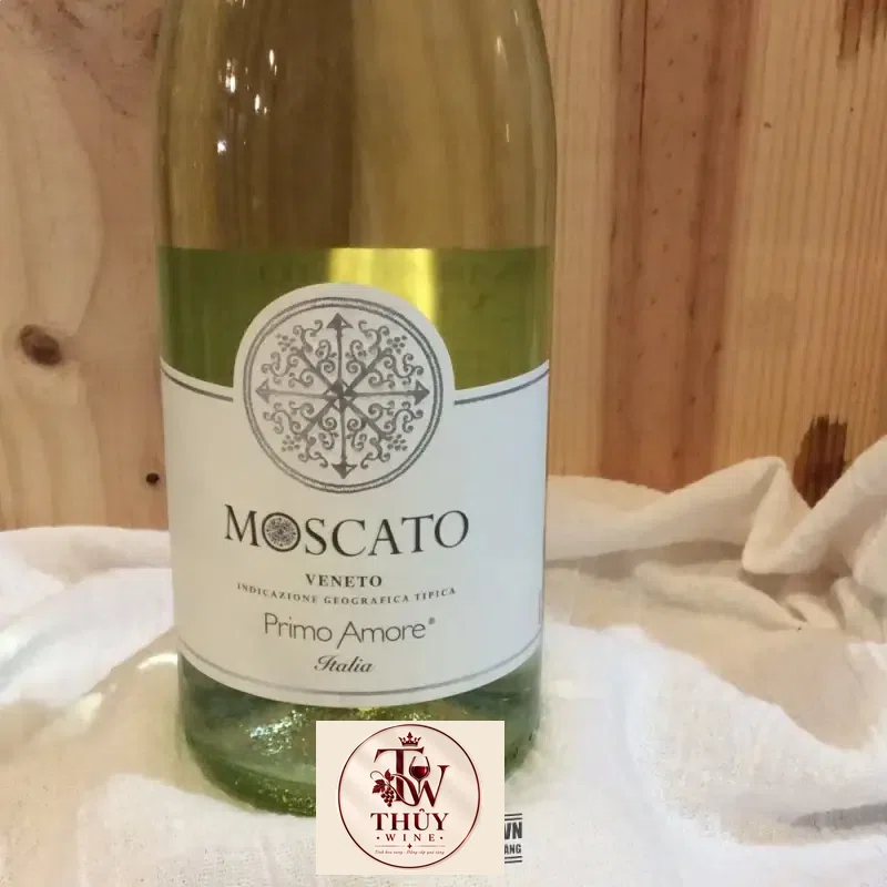 Mua vang no y moscato puglia primo amore giá rẻ tại Sài Gòn