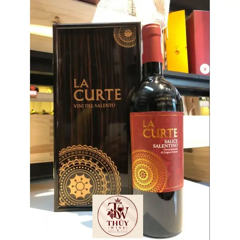 Vang Ý La Curte Salice Salentino blend