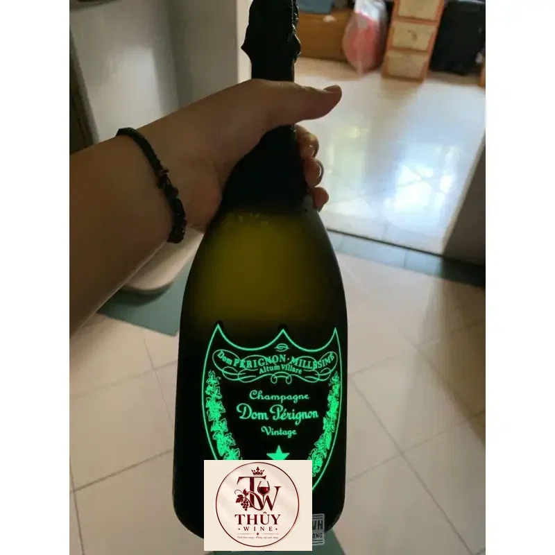 Rượu Dom Perignon Luminous Dom Đèn Phát sáng