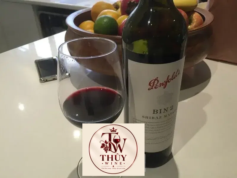 Vang Úc Penfolds BIN 2