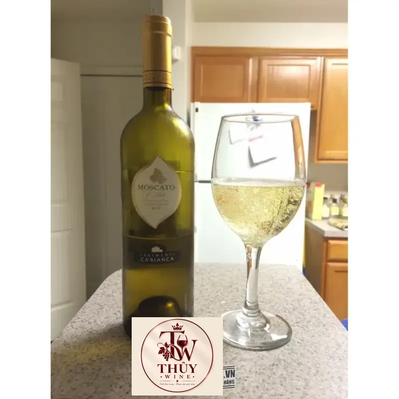 Mua ruou vang moscato dasti tenimenti ca bianca giá rẻ tại Sài Gòn
